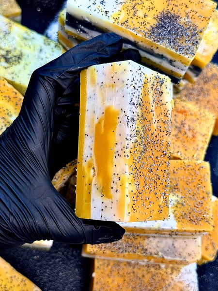 TURMERIC & GINGER BURST SOAP ( UNEVEN SKIN TONE & OIL CONTROL )