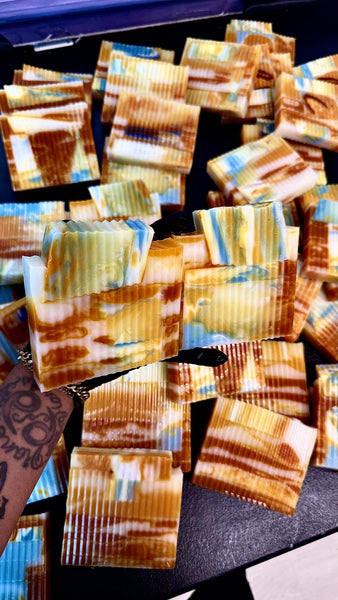 TURMERIC - SAGE + ROSEMARY BAR ( ACNE , HIDRADENITIS & PSORIASIS RELIEVER )