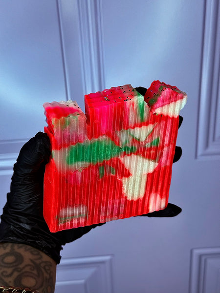 STRAWBERRY GUAVA BODY SOAP